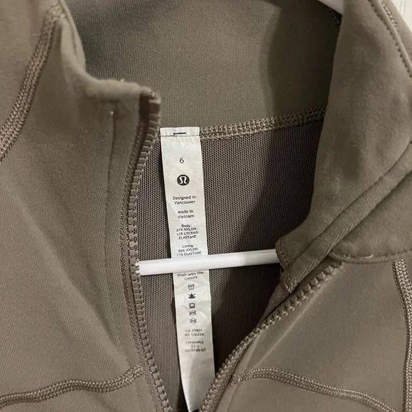 Lululemon Athletica Define Jacket - Picture 3 of 4
